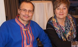 Klemet Erland Hætta, Mayor of Kautokeino municipality and leader of Avjuvarri Indigenous Region, and Jelena Porsanger, rector of Sami University College.