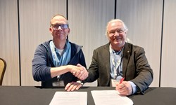 Keith Larson of Umeå University and Lars Kullerud of UArctic in the signing event of UmU-UArctic agreement